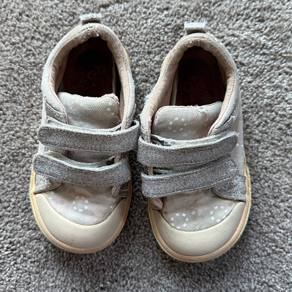 See Kai Run- Gray and Cream Baby Sneakers - Picture 1 of 4